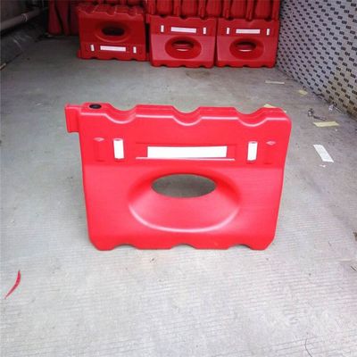 道路工程的守护者 单孔三孔水马隔离墩护栏